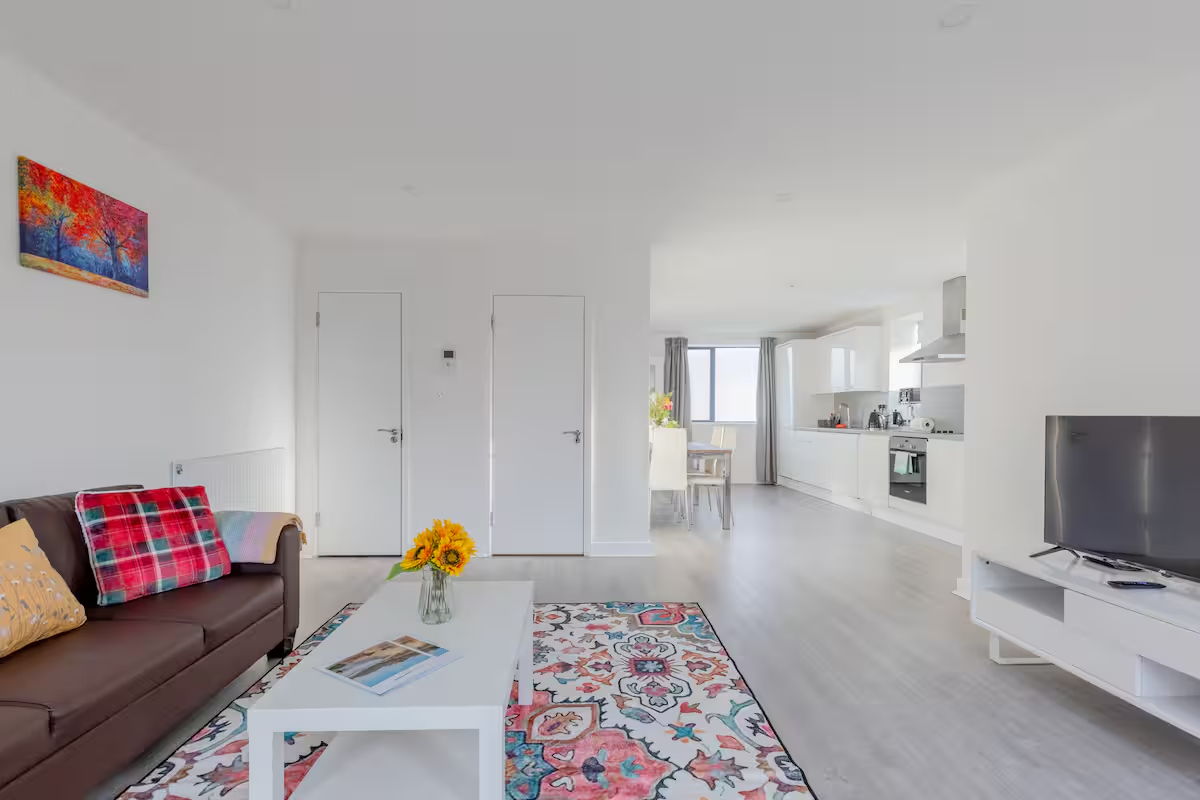 Luxurious 3BD Flat
